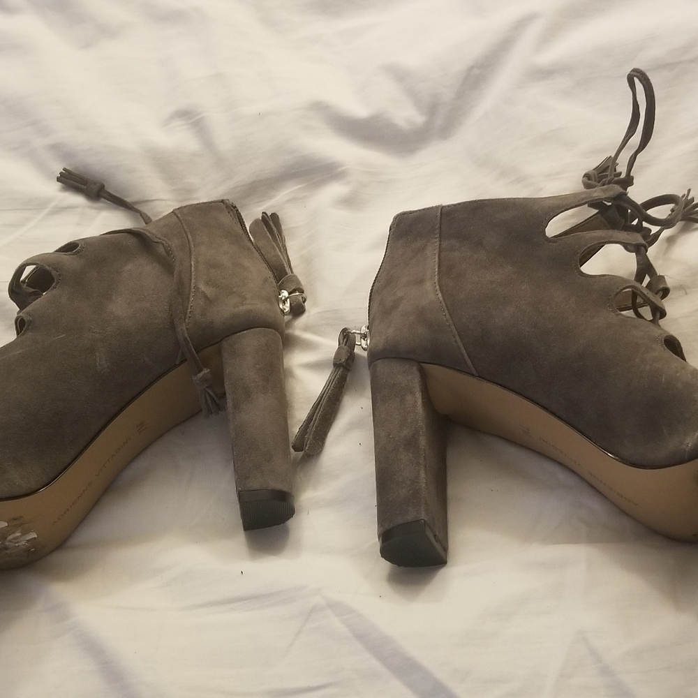 Shoes - Picture 2 of 3